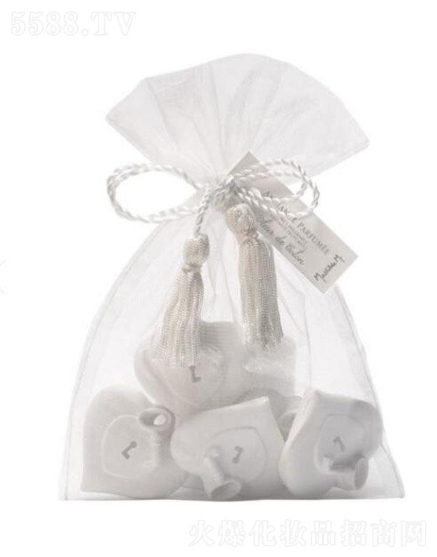 ������(�Ϻ�)Ʒ�ƹ����ɷ����޹�˾���Ϻ������� ��?sh��)۠����֮�����ʯ��-����̖8���b