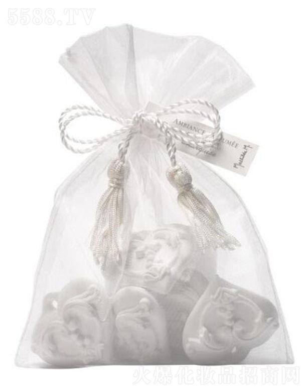 ������(�Ϻ�)Ʒ�ƹ����ɷ����޹�˾���Ϻ������� ��?sh��)۠������ٻ�֮�����ʯ�?����̖8���b