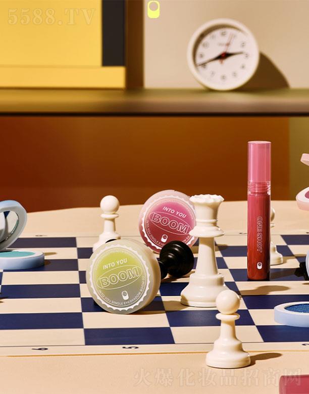 �Ϻ���֪Ʒ�ƹ������޹�˾����Ľ�c���ɫ��Ӱ