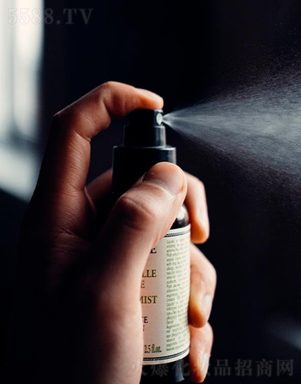 �Ƭ����yƷ���o(w��)�a�����޹�˾����ʿ���ܟ���F