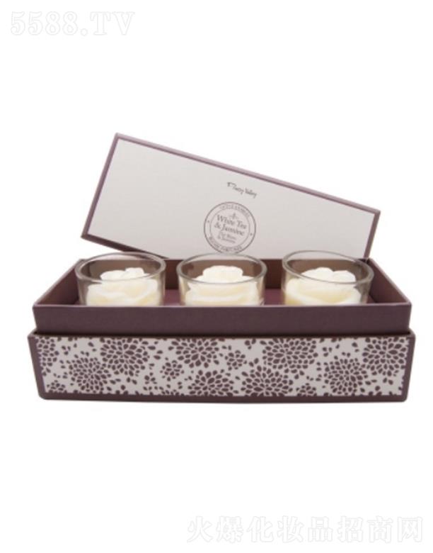 �R����ײ��������Ϟ��3��(g��)�b���r(sh��)����ȻƷζ�ĵ���ɢ���Ʒ