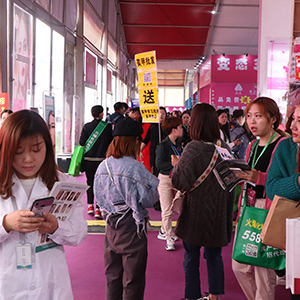 ���˵ĈԳ���͸¶�o�F����