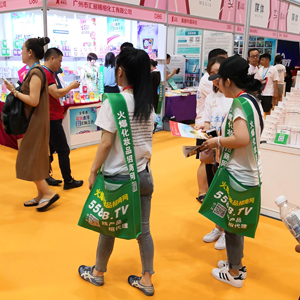 ���˵ĈԳ֣�͸¶�o�F����