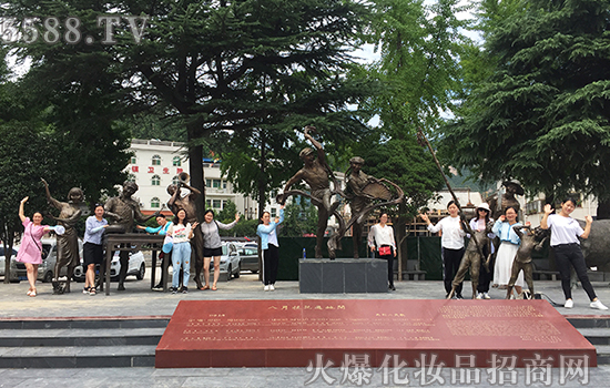 ��P�tɫ����