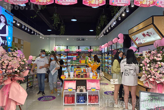 ���˻��yƷ��ٍ�X�����w�(y��n)ʽ����(w��)��С�Y�������ɫ