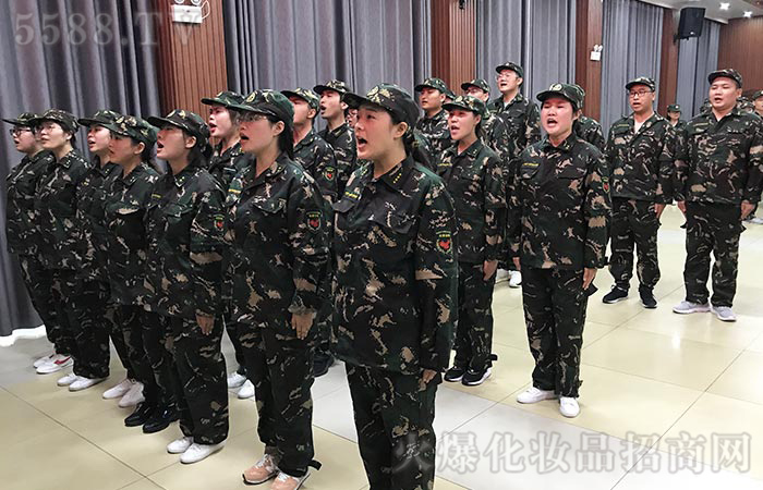 һ�s��s��һ�p��p��һ���F(tu��n)꠵Ęs�u����Ҫÿһ���˶�����ؓ(f��)؟(z��)���c��ɵ���