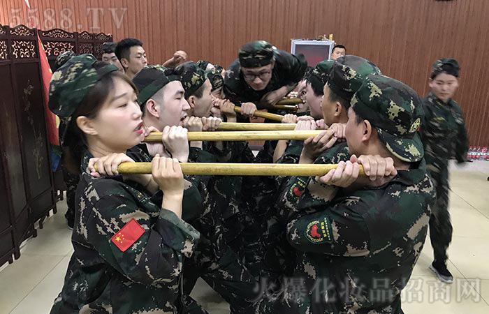 һ�s��s��һ�p��p��һ���F(tu��n)꠵Ęs�u����Ҫÿһ���˶�����ؓ(f��)؟(z��)���c��ɵ���