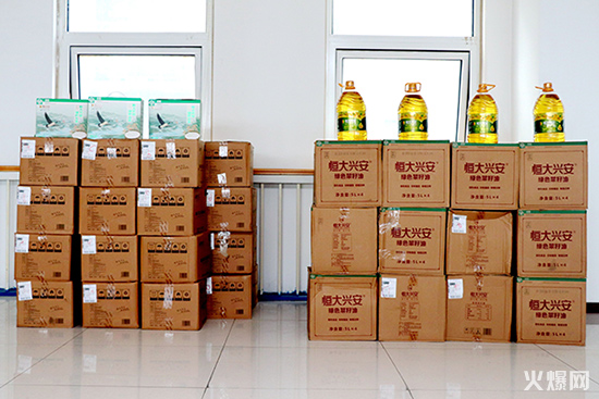 ������cϲ���B��ů�ĸ����c�F(tu��n)�A�����𱬾W(w��ng)��T���l(f��)���p��(ji��)������