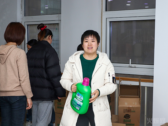 致愛(ài)三八女神節(jié),火爆網(wǎng)派發(fā)女神專(zhuān)屬禮物 致愛(ài)三八女神節(jié),火爆網(wǎng)派發(fā)女神專(zhuān)屬禮物