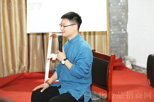 ���cɽˮ���������c��Ȼ��һ