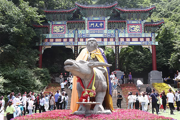 �����y��������������