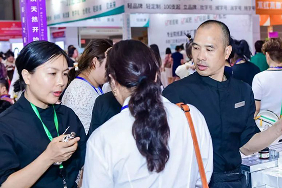 ��18��������(gu��)�H���I(y��)���[��(hu��)�A�M(m��n)��Ļ