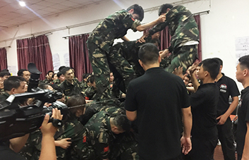 ��������������҂�ҲҪ�Գֵ�����