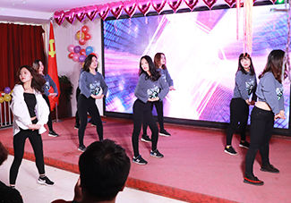 �����赸��һ�������M������ഺ���]���L����