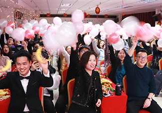 �g��Ц�Z���𱬾W(w��ng)ȫ�w�T���R��һ�ù���ʢ����