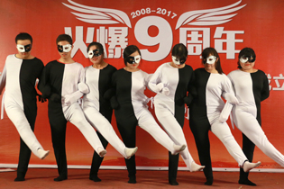 �{(di��o)ζƷ���ڰ��䡷��(chu��ng)���赸����һ�ӵ�ҕ�X(ju��)�_����