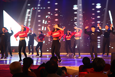 ��10��c�_��(ch��ng)�衶���(d��ng)�ഺ���������ʣ�